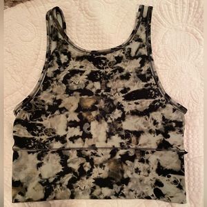 Lululemon cropped top